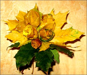 Розочки из осенних листьев