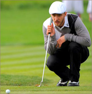 Джастин Тимберлейк играет в гольф
