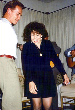 Шварценеггер и Милдред Баена, 1994 год